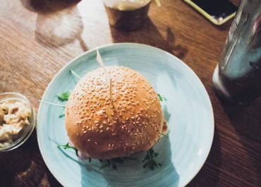 A Foodie’s Guide to Fenchurch Street: Where to Eat, Drink, and Explore